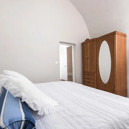 Vila Iokasti Fira (Santorini)