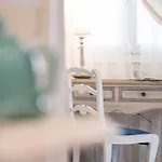 Iokasti Vila *