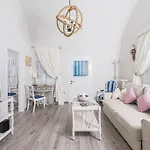 Iokasti Villa