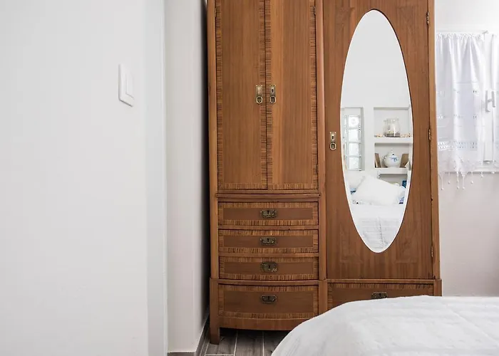 Iokasti * Fira (Santorini)